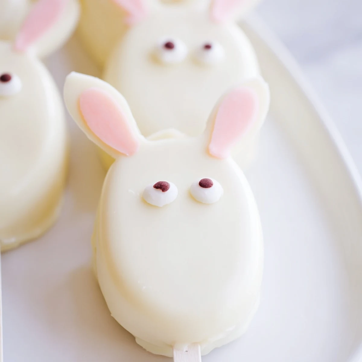 White Chocolate Bunny Cakesicles